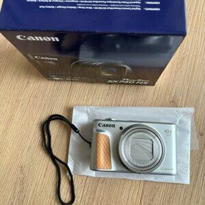 Canon PowerShot SX740 HS Compact Digital Camera 20.3MP – Silver